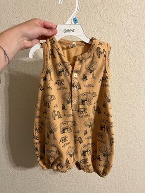 kate quinn Bear-Print Sleeveless Romper - Mustard Tan